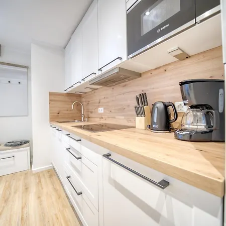 - Haus L, App 0l0401 Appartement
